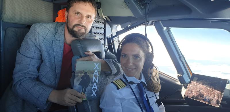 Liviu Iancu in avion, Foto: Editura Trei