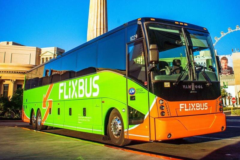 Autobuz in verdele caracteristic al Flixbus, Foto: Flixbus