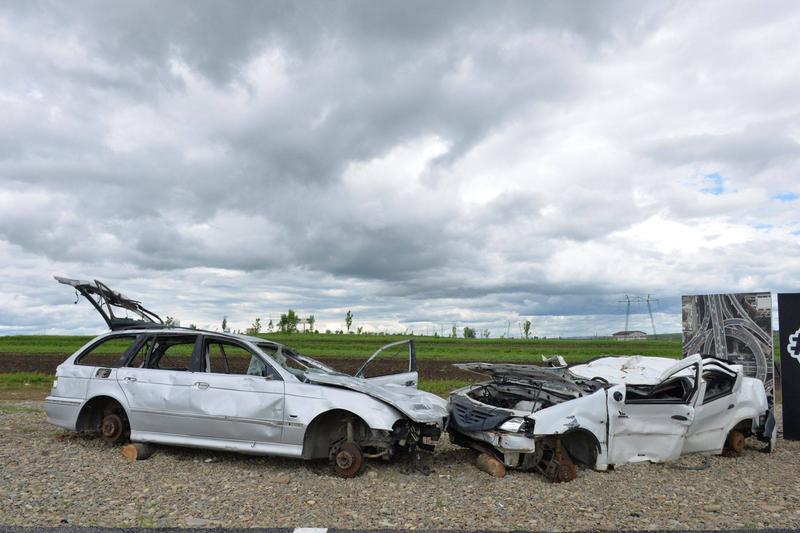 Masinile accidentate de langa metroul de autostrada, sprate de hoti, Foto: Romania vrea Autostrazi