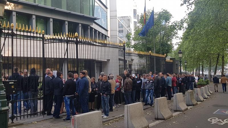 Coada la vot la Bruxelles, Foto: Hotnews