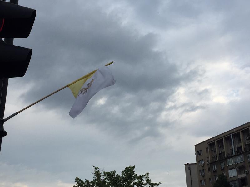 Cerul Bucurestiului in ziua vizitei papale, Foto: Hotnews