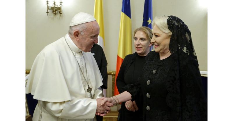 Papa-Viorica Dancila, Foto: Guvernul Romaniei