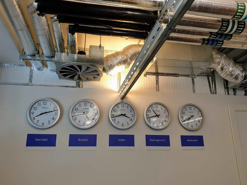 Ceasuri la sediul Facebook, Foto: Vlad Barza / HotNews.ro