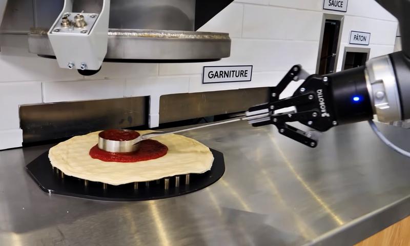 Robot pizzer, Foto: Captura YouTube - Hello Pazzi