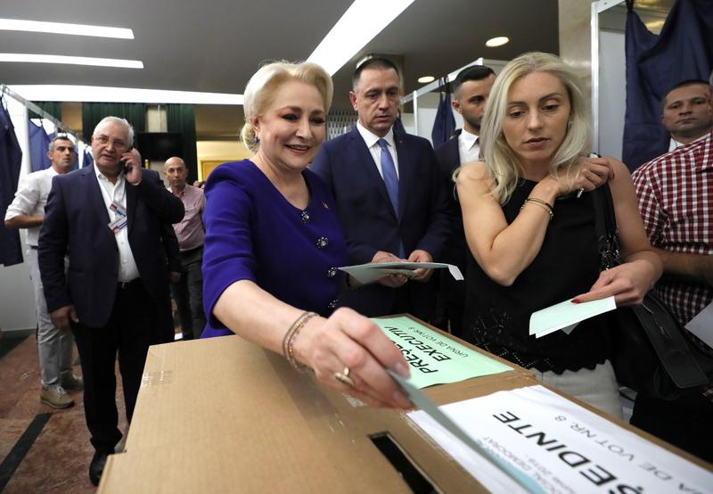 Dancila votand la congresul PSD, Foto: Hotnews