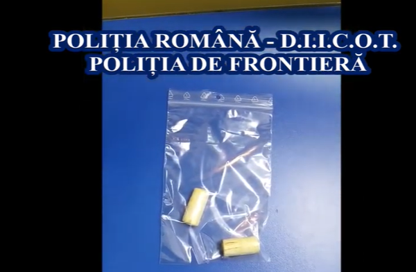 Capsule cu cocaina transportate in stomac, Foto: Captura video