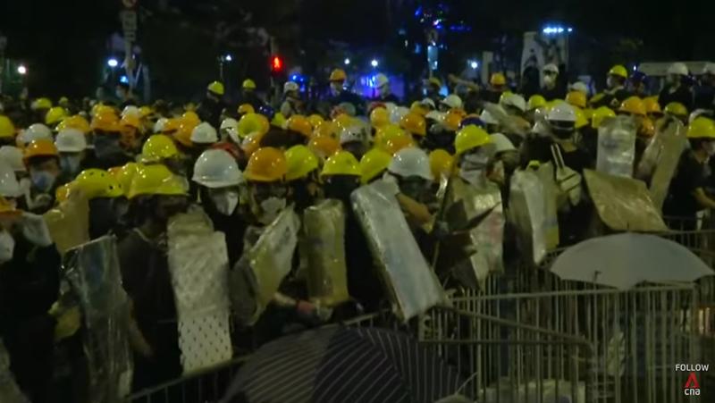 Manifestanti Hong Kong, Foto: Captura YouTube