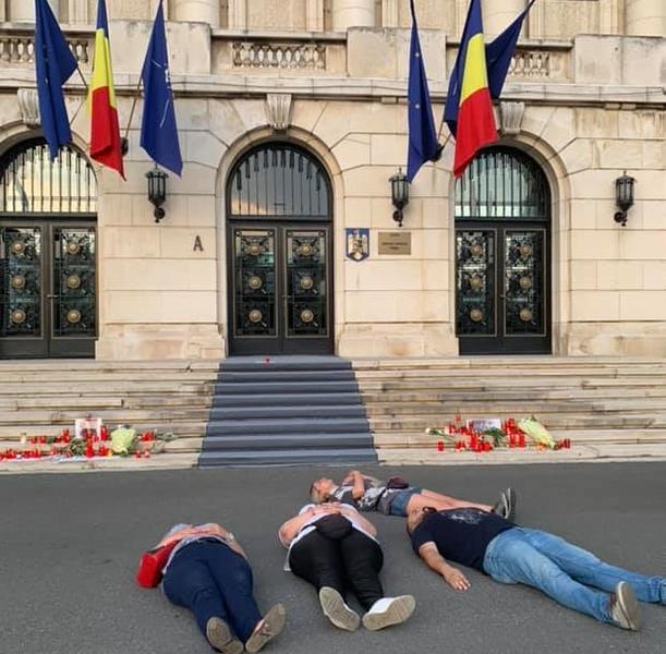 Protest in fata MAI, Foto: Facebook/ Rezistenta