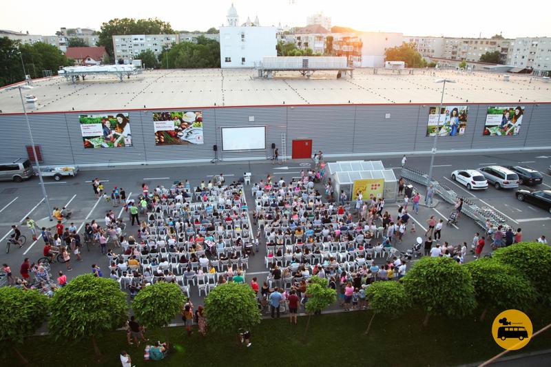 Proiecție Carei, 2 iulie, Foto: Cinemobilul - Caravana Cinematografică