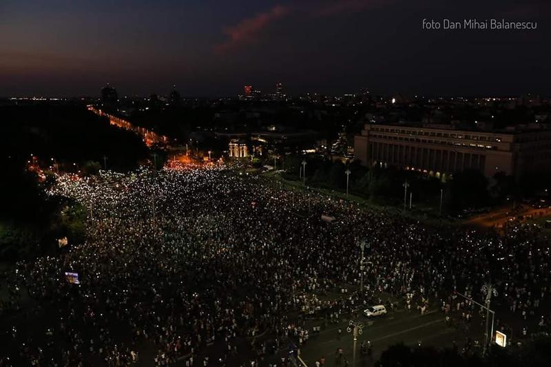 Piata Victoriei 10 august, Foto: Dan Mihai Balanescu