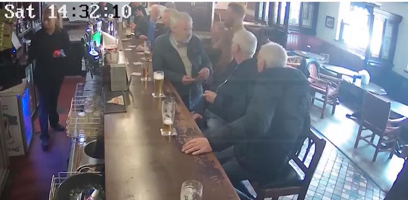 Incident in pub, Foto: Captura YouTube