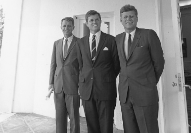 Ted, Robert și John Kennedy în 1963 , Foto: Wikipedia