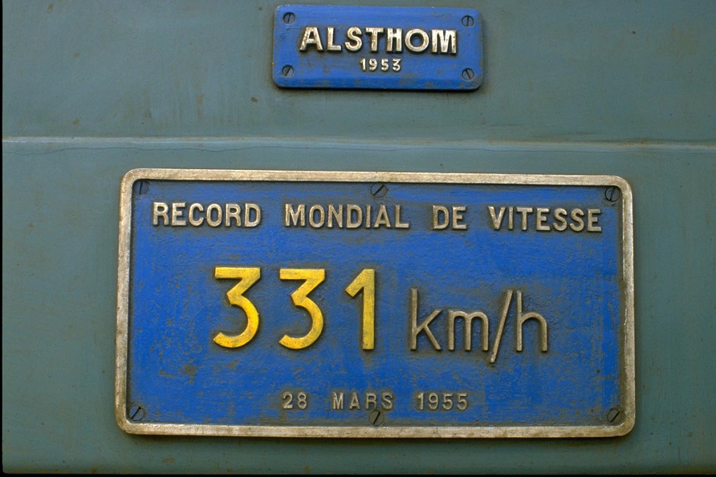 Placuta cu recordul de 331 km/h (foto SNCF)