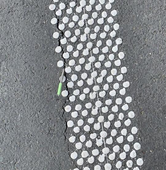 Fisura in asfalt pe Lugoj - Deva, Foto: Asociatia Pro Infrastructura Facebook