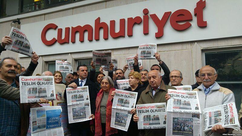 Cumhuriyet, Foto: Wikipedia/ Hilmi Hacaloğlu