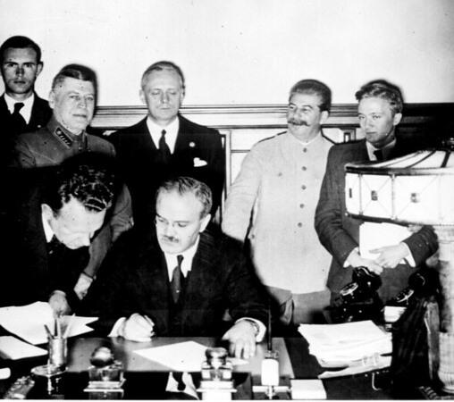 Semnarea Pactului Ribbentrop-Molotov, Foto: Flickr