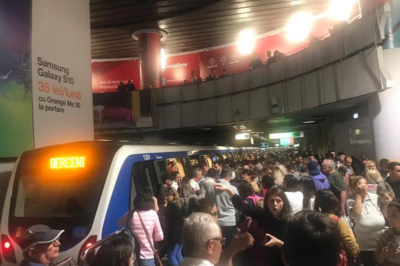Aglomeratie la metrou, Foto: Hotnews