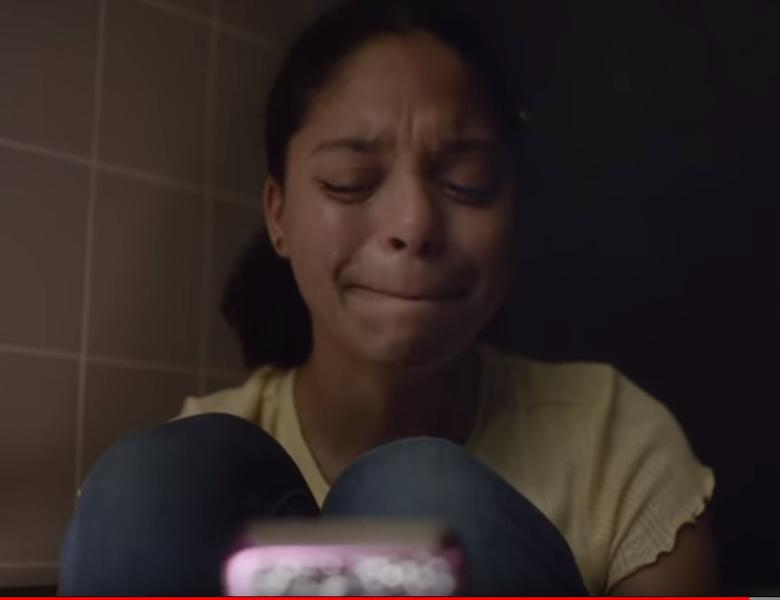 fata reclama , Foto: Captura video