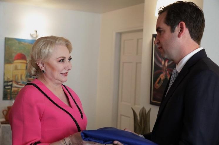 Viorica Dancila si Steven Fulop, Foto: Guvern