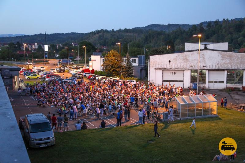 Proiecție de film Petroșani , Foto: Cinemobilul - Caravana Cinematografică