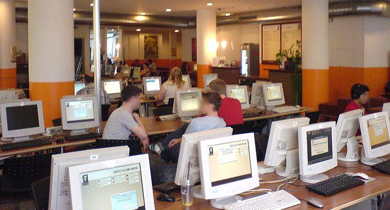 Internet cafe, Foto: Wikipedia Commons - User:Mattes