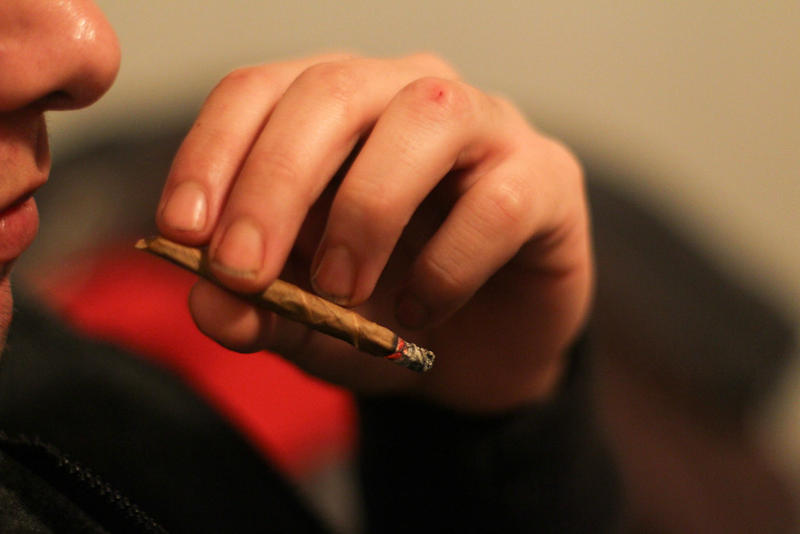 Tineri cu marijuana, Foto: Flickr