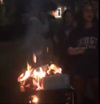 carti arse, Foto: Captura video