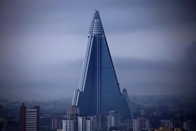 Hotelul Ryugyong, Foto: Flickr/ Roman Harak
