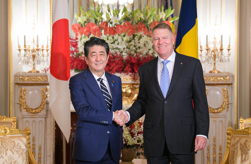 Klaus Iohannis și Shinzo Abe, Foto: Presidency.ro