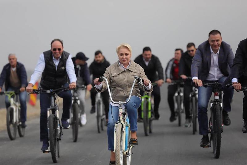 Dancila pe bicicleta, Foto: Facebook Mihai Fifor