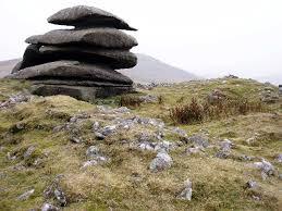 Inel din movile de piatra (Ring Cairn), Foto: Wikipedia