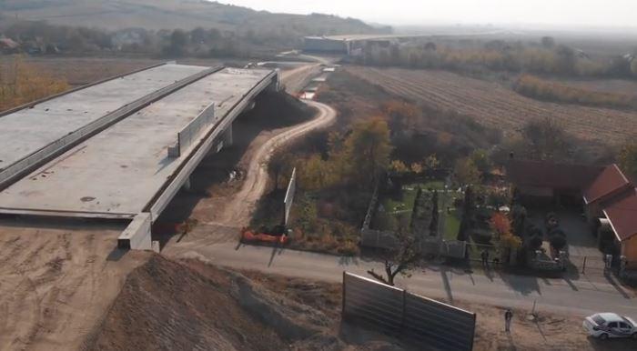 Casa langa autostrada, Foto: Alba 24