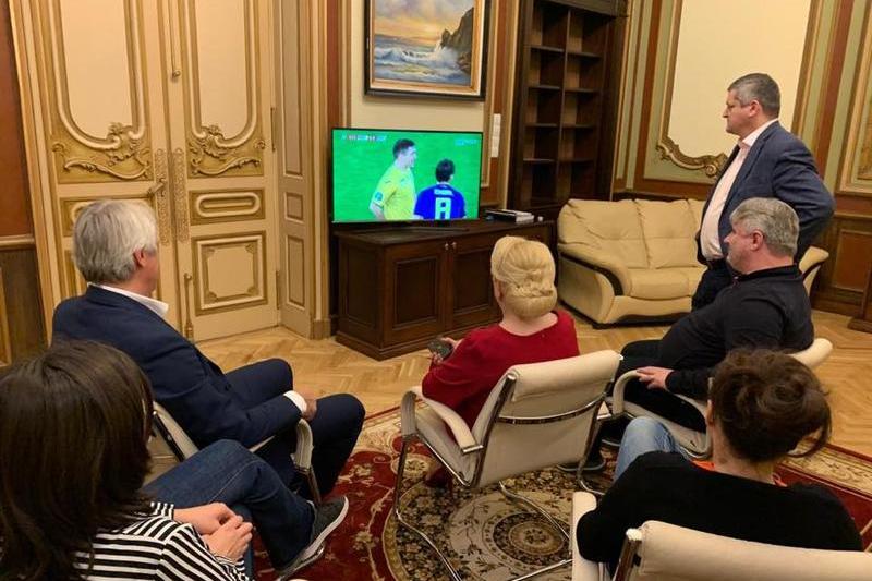 Dancila se uita la meci, Foto: Facebook - Viorica Dancila