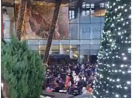 oameni evacuati de la Sun Plaza, Foto: Captura video