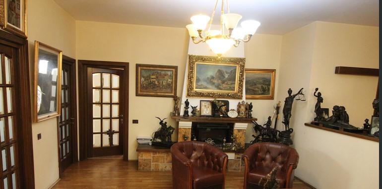 sufrageria lui Oprea, Foto: captura imoworld