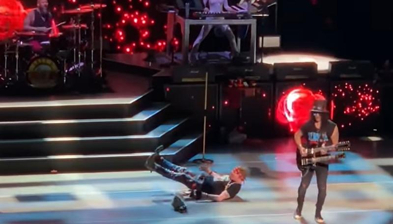 Axl Rose a cazut pe scena, Foto: Captura YouTube