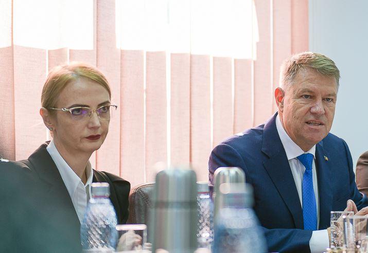 Lia Savonea si Klaus Iohannis la sedinta CSM, Foto: Presidency.ro