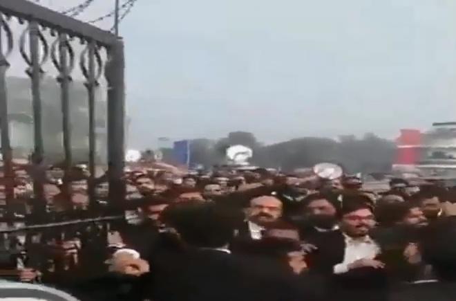 Doctori atacati in spital, Foto: Captura YouTube