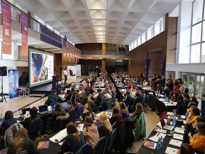 Alice envisions the future, Foto: Hotnews