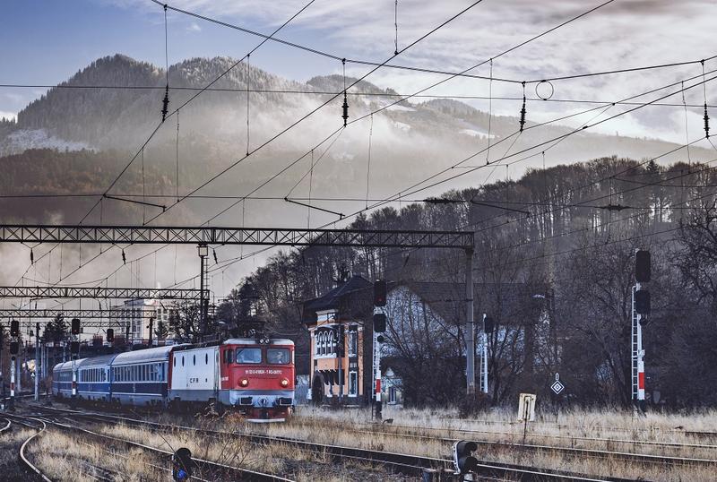 Tren in peisaj montan, Foto: Stefania Gal