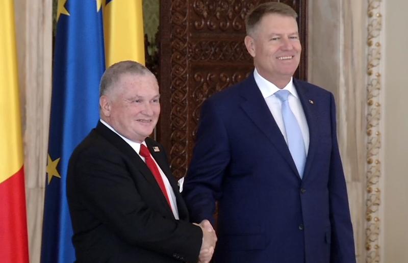 Adrian Zuckerman si Iohannis, Foto: Captura