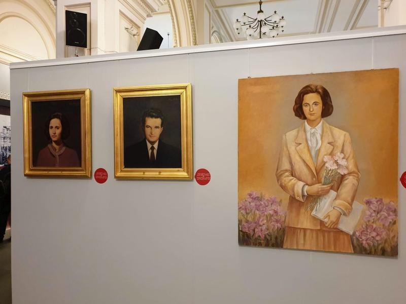 Tablouri cu sotii Ceausescu, intr-o expozitie deschisa la Muzeul National de Istorie, Foto: Vlad Barza / HotNews.ro