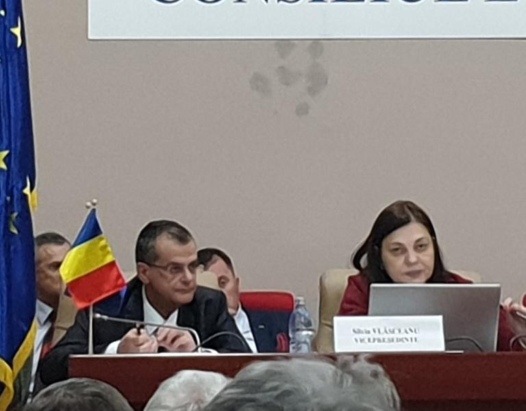 Nini Sapunaru (stanga), Silvia Vlasceanu (dreapta), Foto: Hotnews