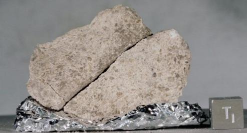 Mostră de rocă lunară adusă de Apollo 17, Foto: NASA