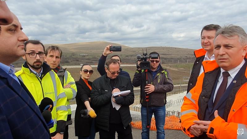 Ministrul Transporturilor pe autostrada A10 Sebes - Turda, Foto: Ziarul Unirea