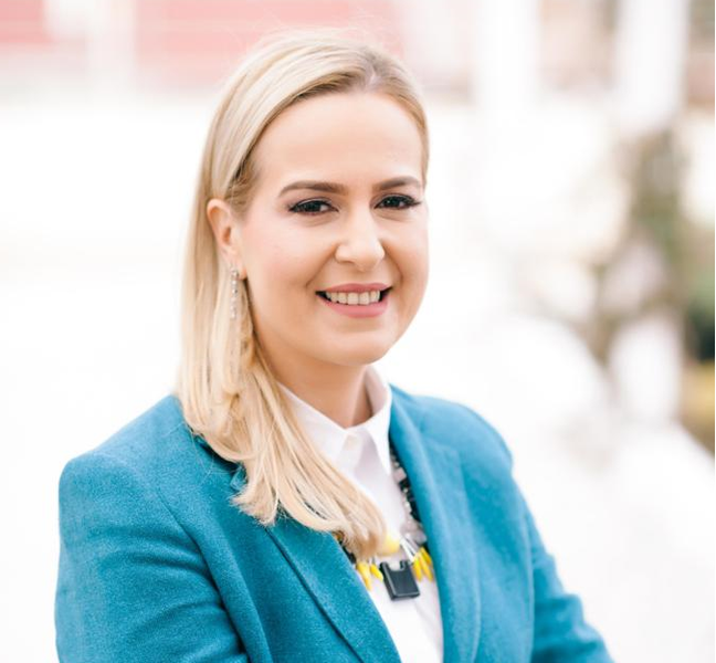 Madalina Teodorescu, VP First Bank, Foto: Hotnews