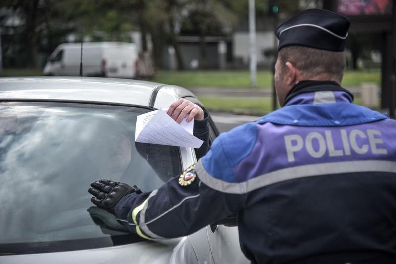 Coronavirus Franta controale politie, Foto: Quentin TOP/SIPA/Profimedia Images