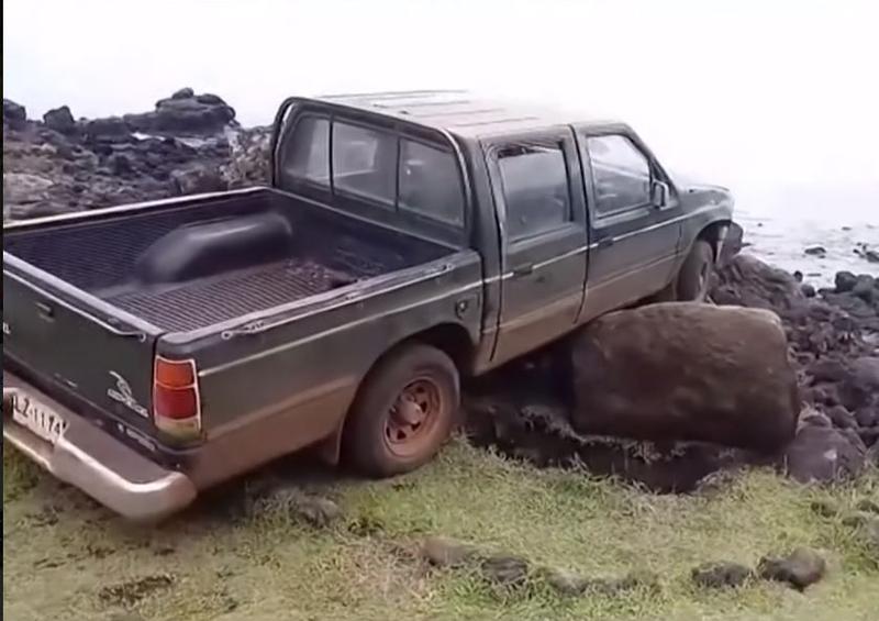 Accident cu o statuie Moai, Foto: Captura YouTube