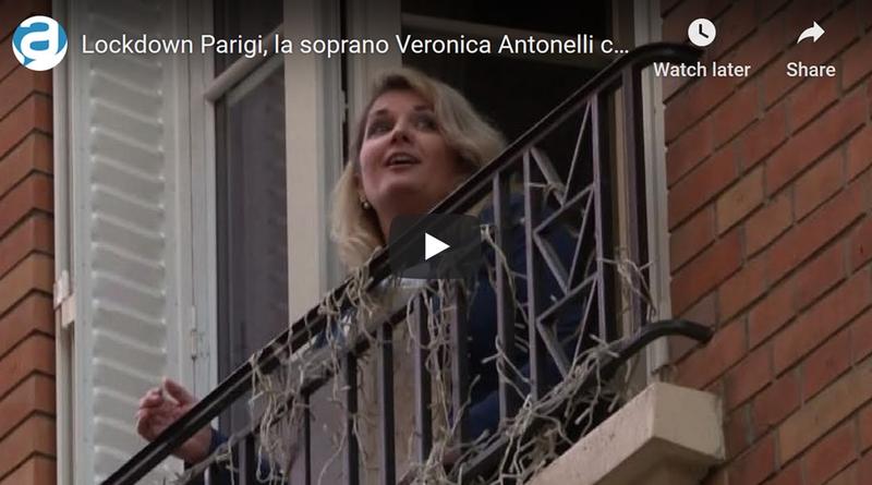 Veronica Antonelli canta de la balcon, Foto: Captura YouTube