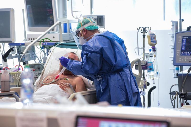 Pacient cu coronavirus in spital, Foto: Profimedia Images/Piero Cruciatti/AFP